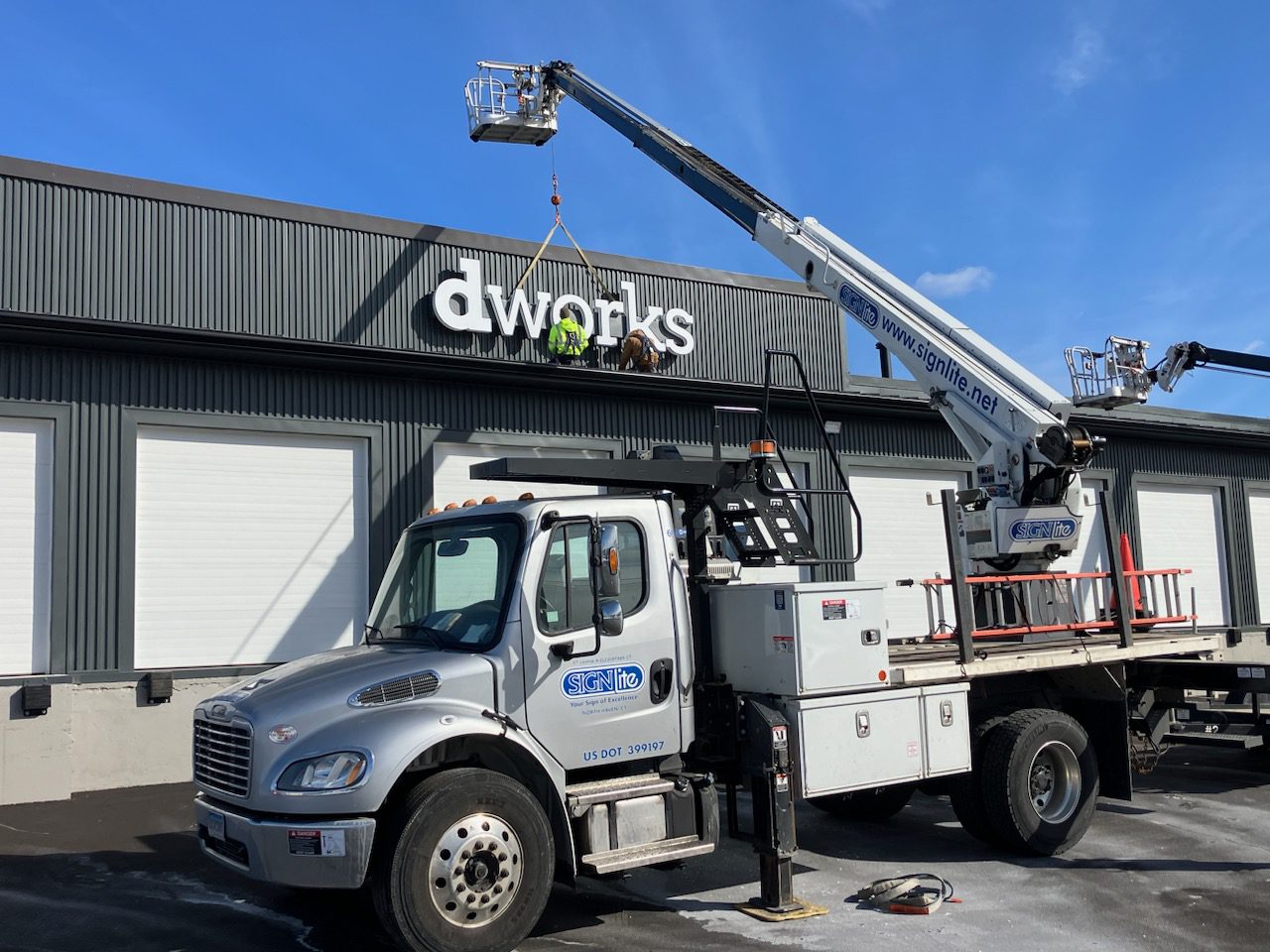 internally illuminated LED channel letter building sign